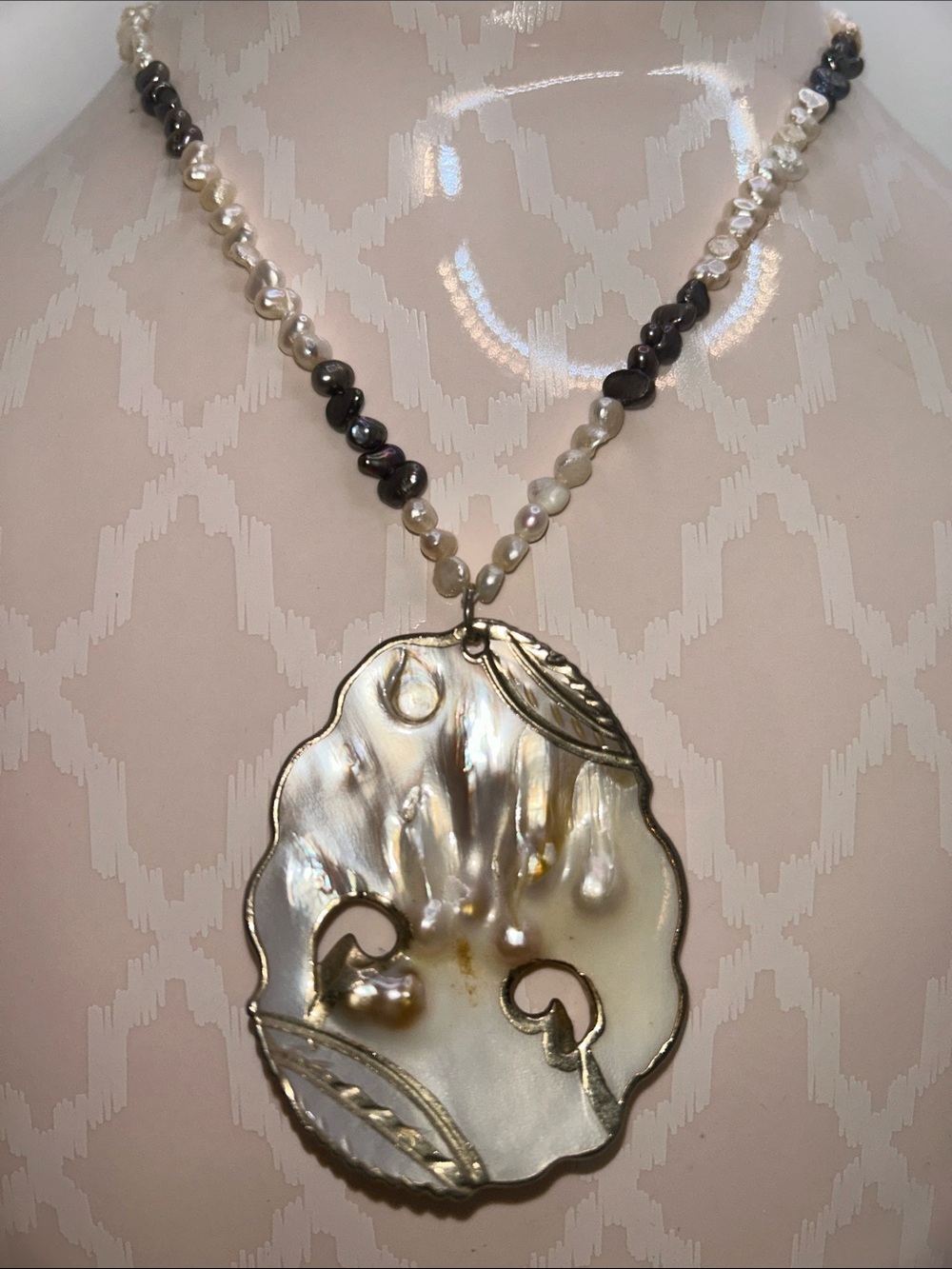 Blister Pearl and Mother-of-Pearl Pendant Necklace - Iridescent White